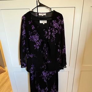Donna Ricco Woman purple and black maxi sleeveless dress with jacket.